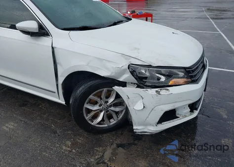 2016 Volkswagen Passat 1.8T S z USA, uszkodzony, nr VIN 1VWAT7A30GC036807